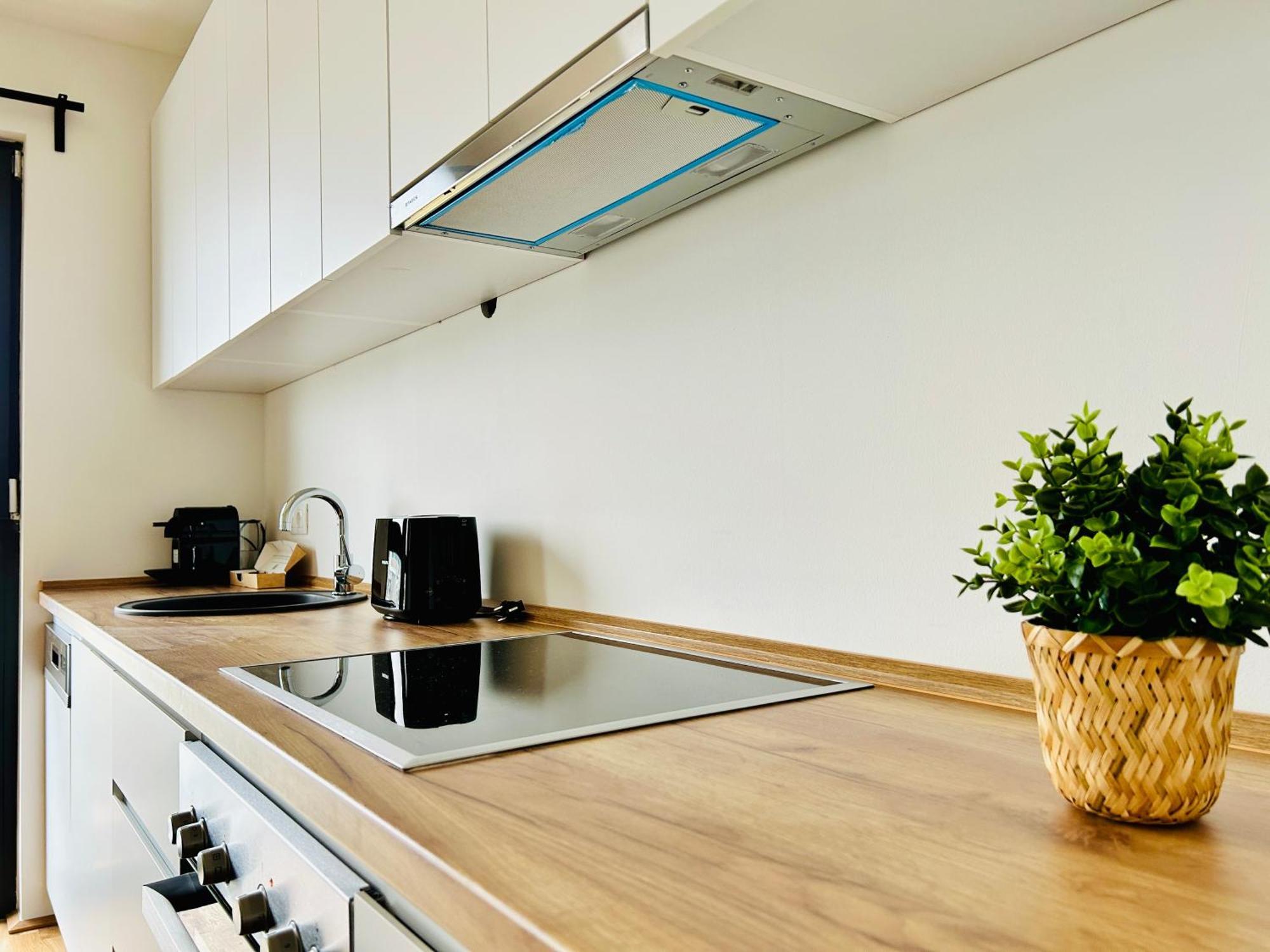 Modern Apartment With Balcony & Free Parking - Nearby Metro Viena Exterior foto