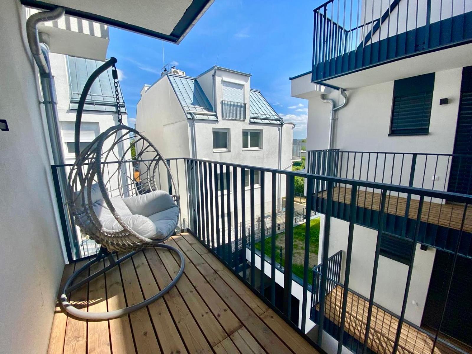 Modern Apartment With Balcony & Free Parking - Nearby Metro Viena Exterior foto