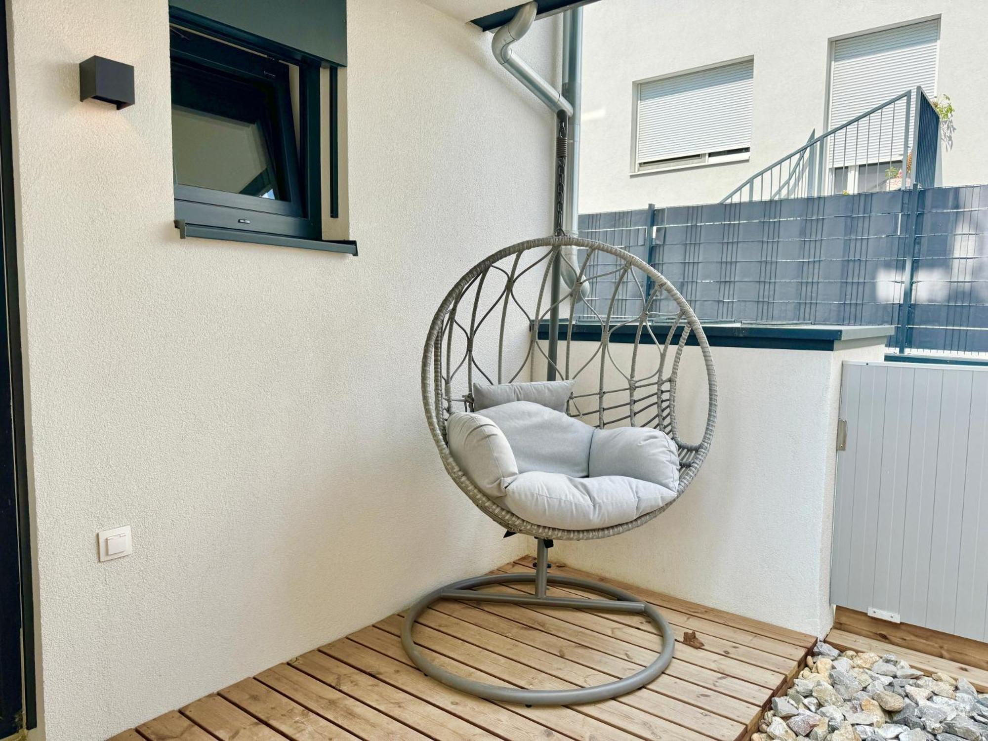 Modern Apartment With Balcony & Free Parking - Nearby Metro Viena Exterior foto
