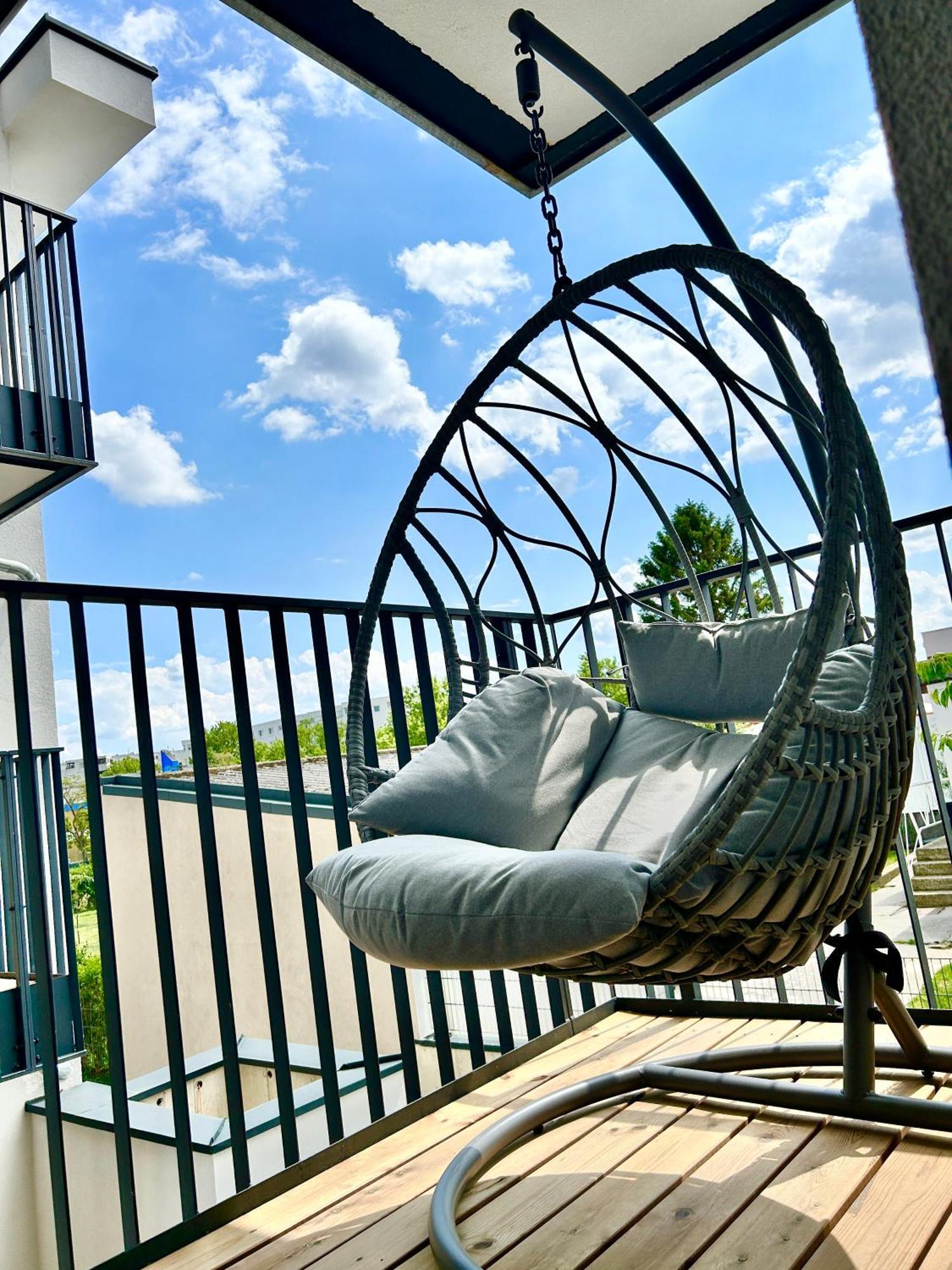 Modern Apartment With Balcony & Free Parking - Nearby Metro Viena Exterior foto